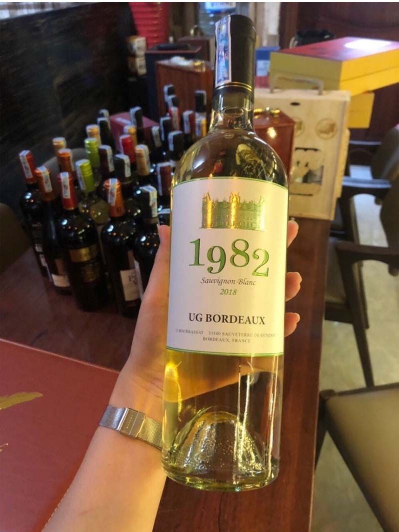 Vang trắng Bordeaux 1982 nhập khẩu