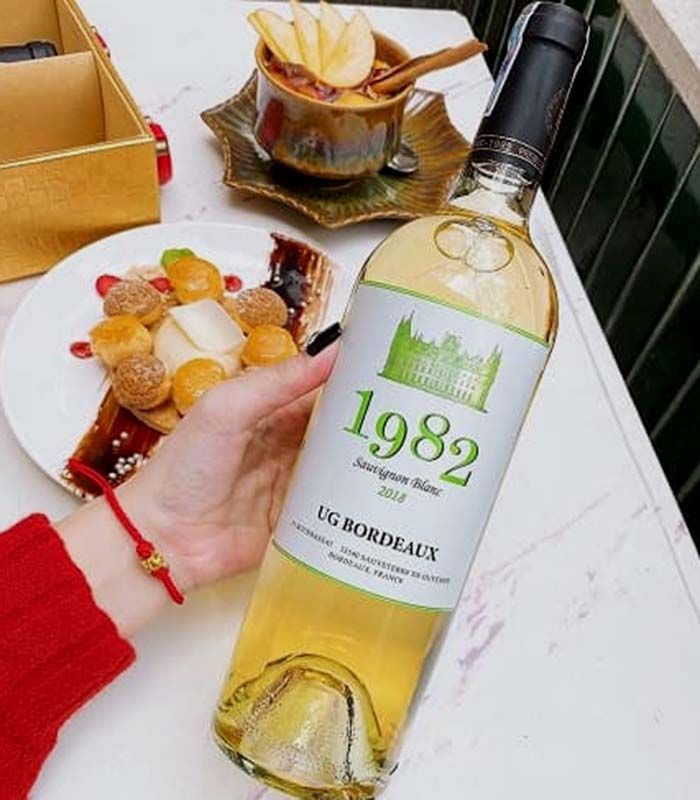Vang trắng Bordeaux 1982